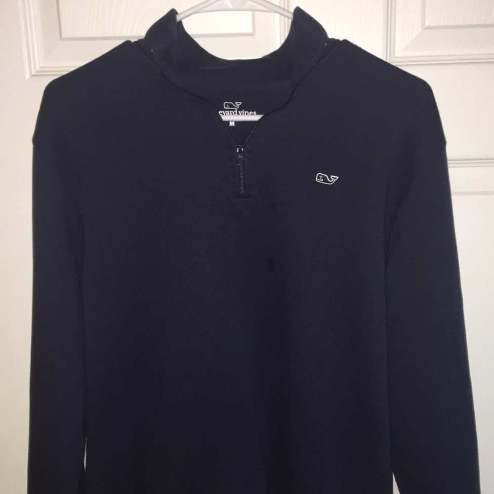 Vineyard vines pull over